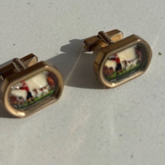 Vintage Swank Cufflinks with Hunter rifle & a Springer Spaniel - Picture 1 of 4